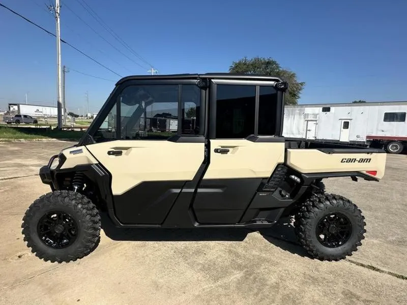 2026 Can-Am Defender MAX Limited HD11 Desert Tan & Carbon Black