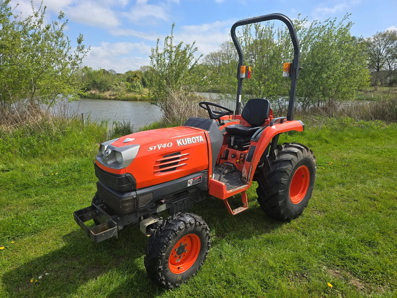 Used Kubota STV40 Compact Tractor