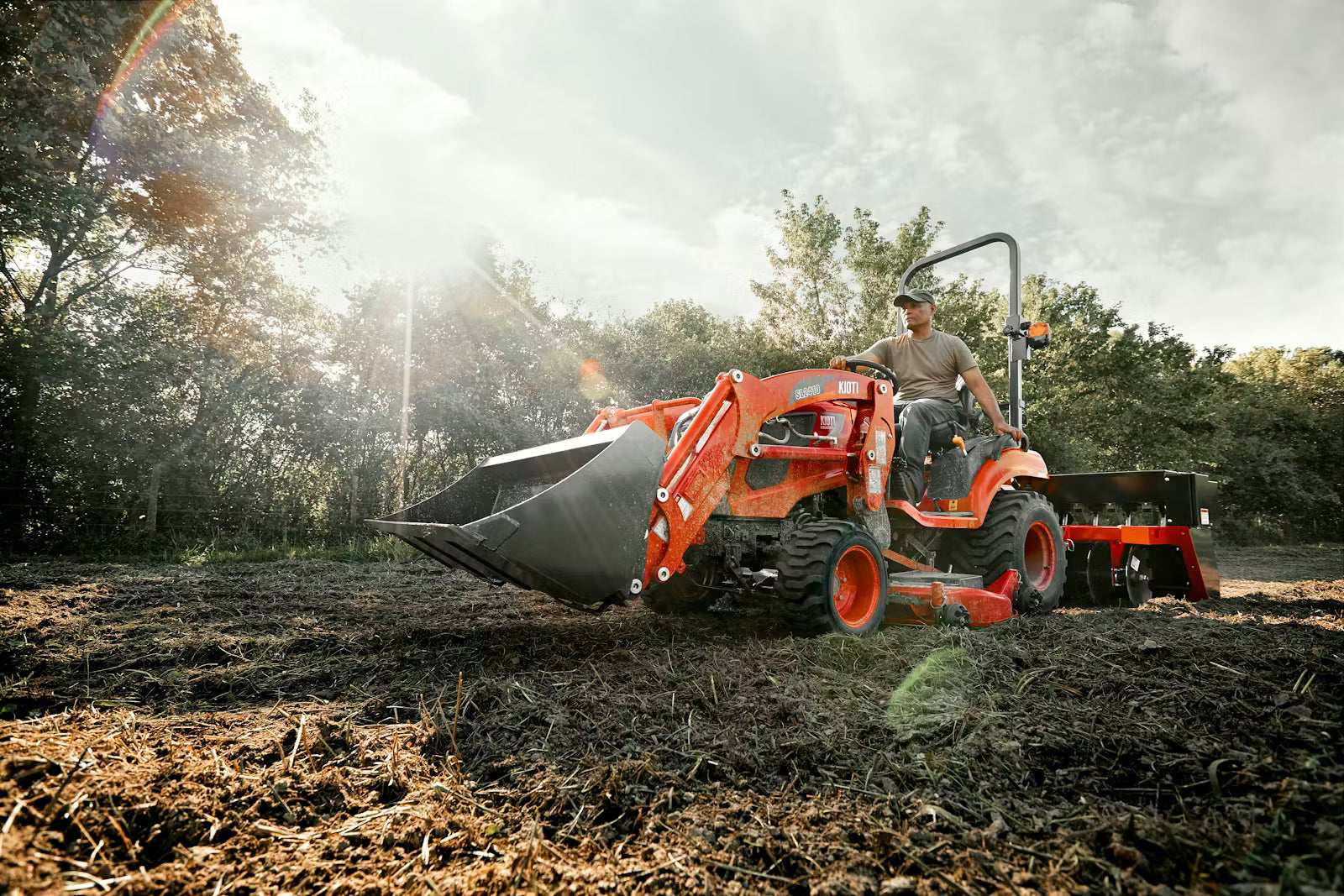 Hydrostatic vs Manual: Compact Tractor